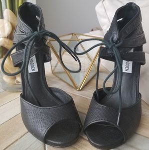 Steve Madden embossed sandals